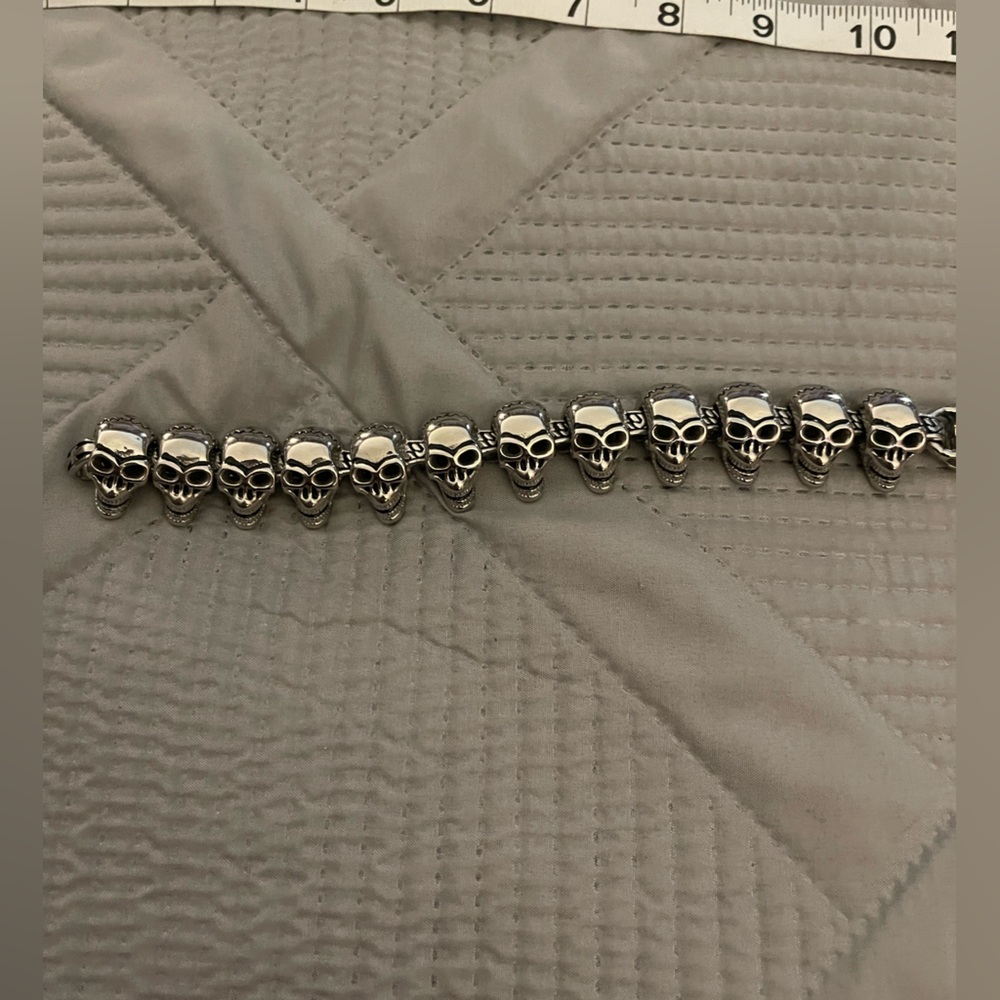 Skull bracelet